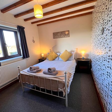 4 Bedroom Detached House- Log Fire Mountain Views Beaumaris Buitenkant foto