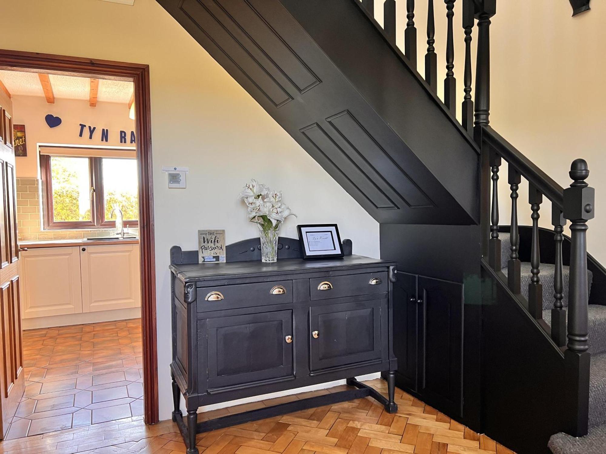 4 Bedroom Detached House- Log Fire Mountain Views Beaumaris Buitenkant foto