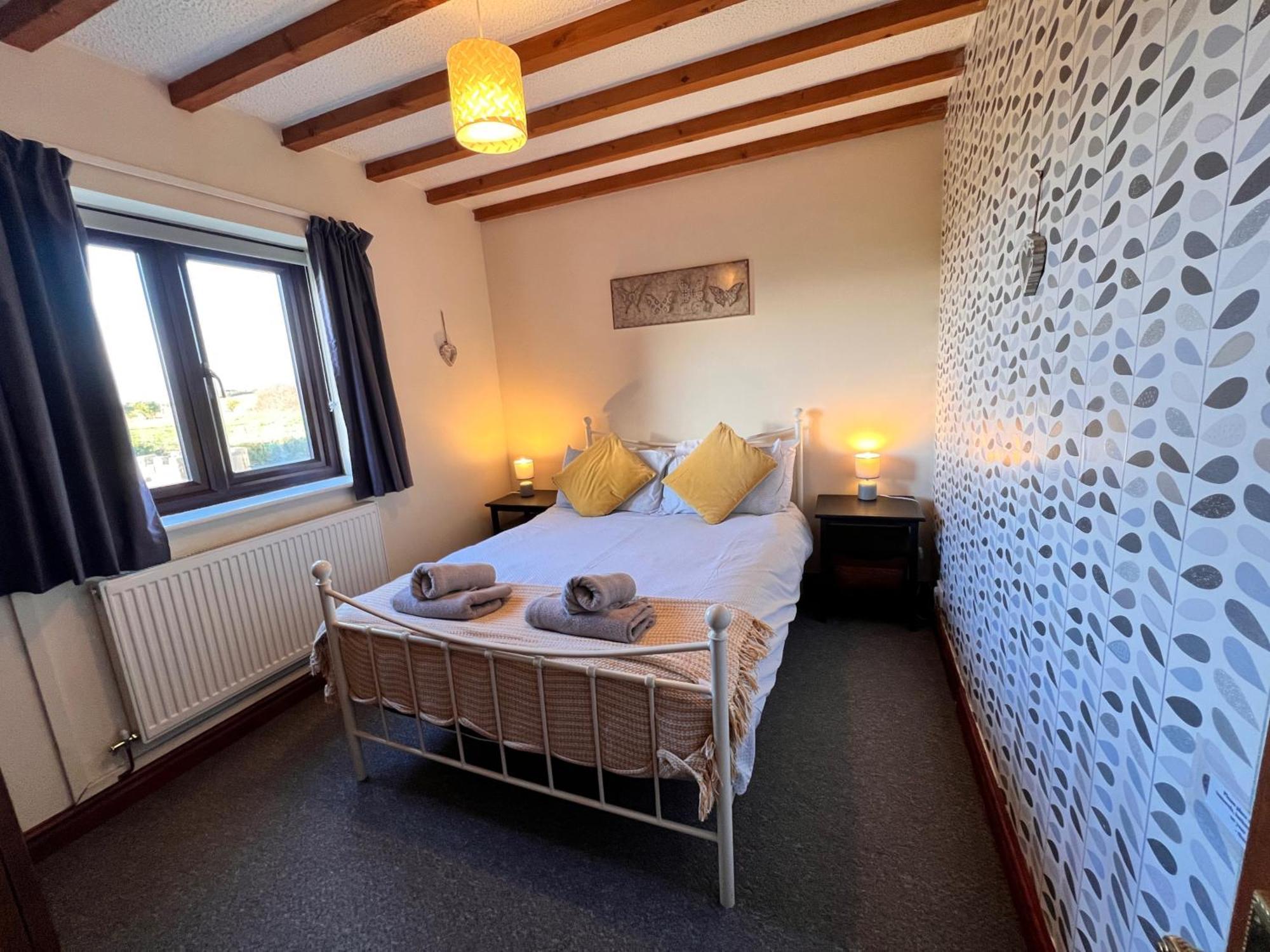 4 Bedroom Detached House- Log Fire Mountain Views Beaumaris Buitenkant foto