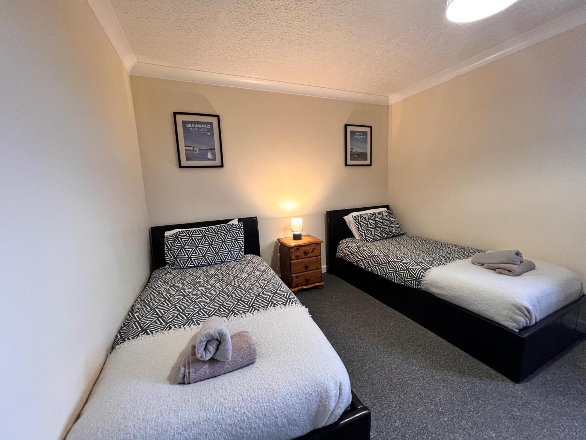4 Bedroom Detached House- Log Fire Mountain Views Beaumaris Buitenkant foto